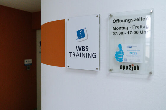 Der Eingang des WBS Standortes Augsburg.